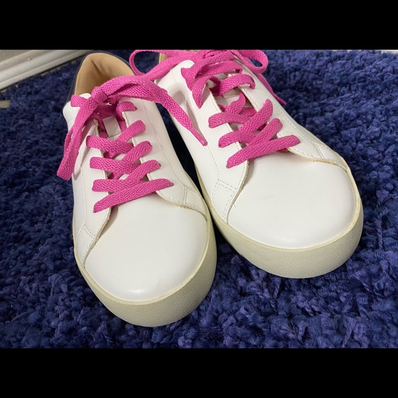 Brand new sneakers. - Picture 5 of 8